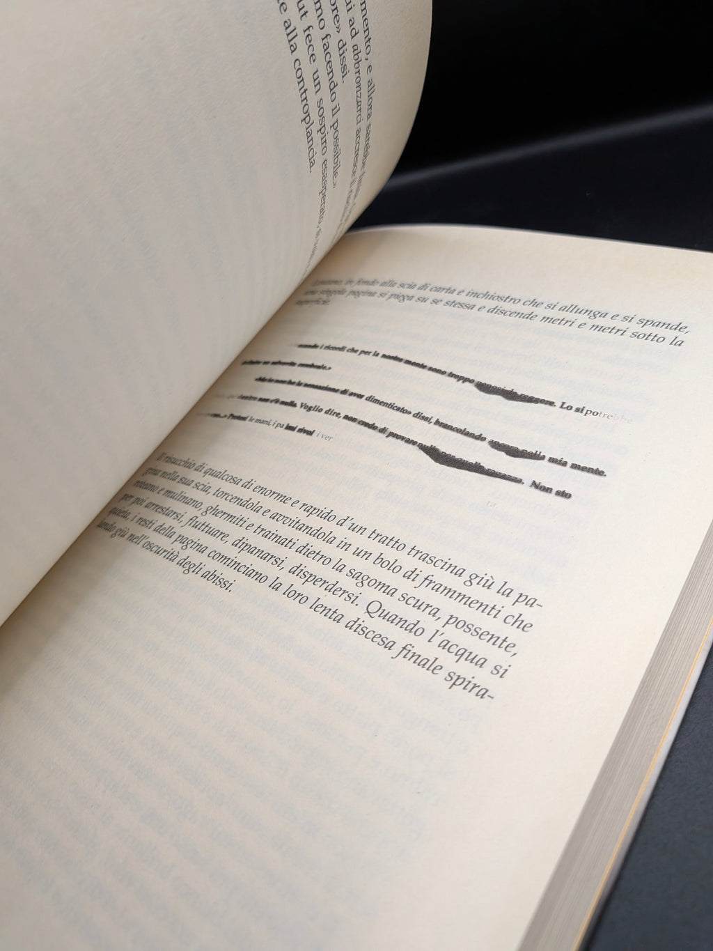 Steven Hall - Le Memorie dello Squalo Mondadori Strade Blu