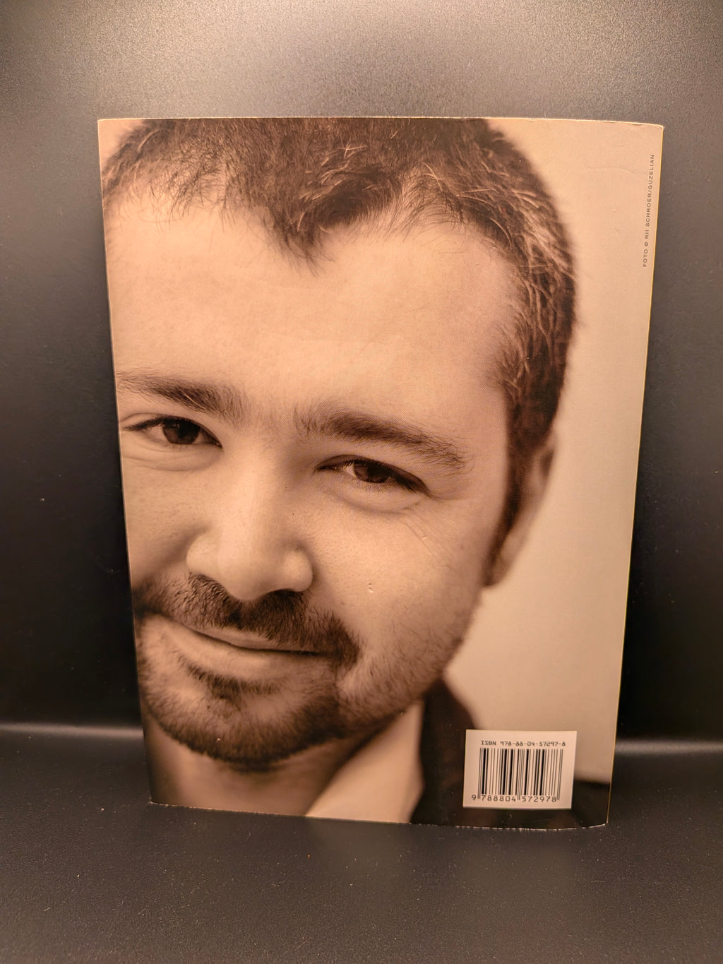Steven Hall - Le Memorie dello Squalo Mondadori Strade Blu